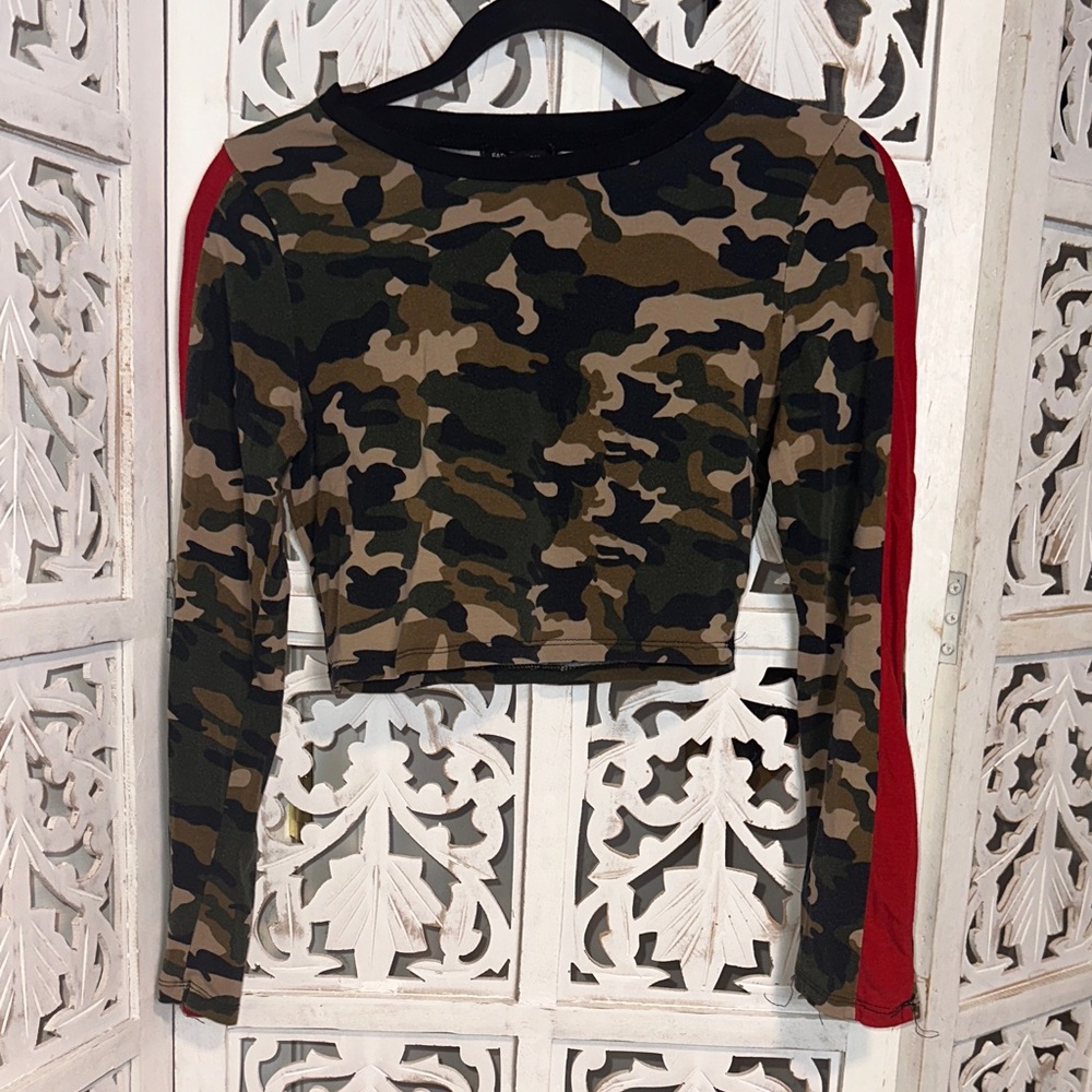 *Matching Set* • Fashion Nova • Green Camo Crop Top with matching pants & tank